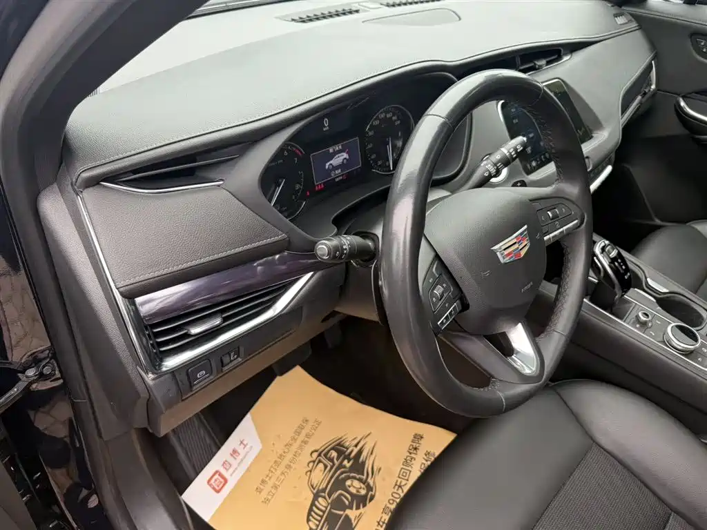 Cadillac XT4 2022 28T