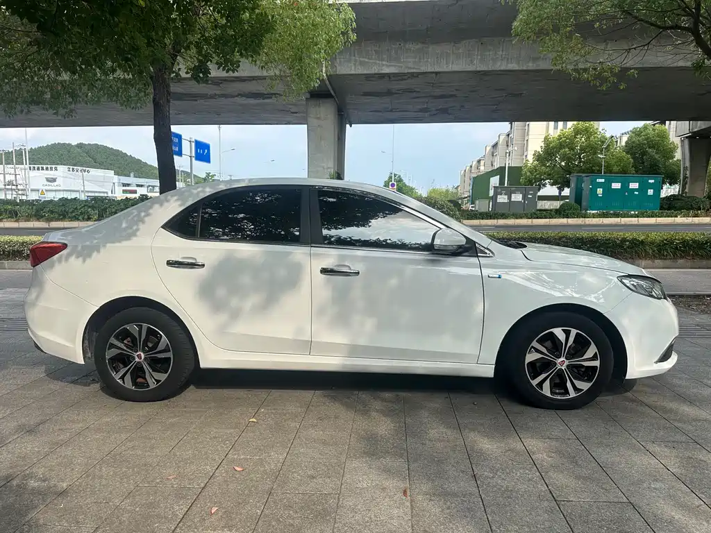 Roewe 360 2017 1.5L AT Luxury