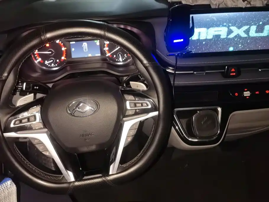 Maxus V70 — миниатюра 12