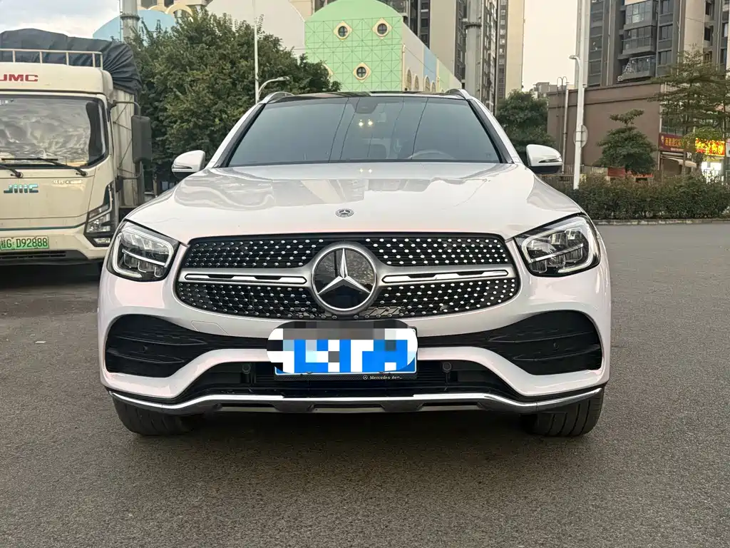 MERCEDES-BENZ GLC
