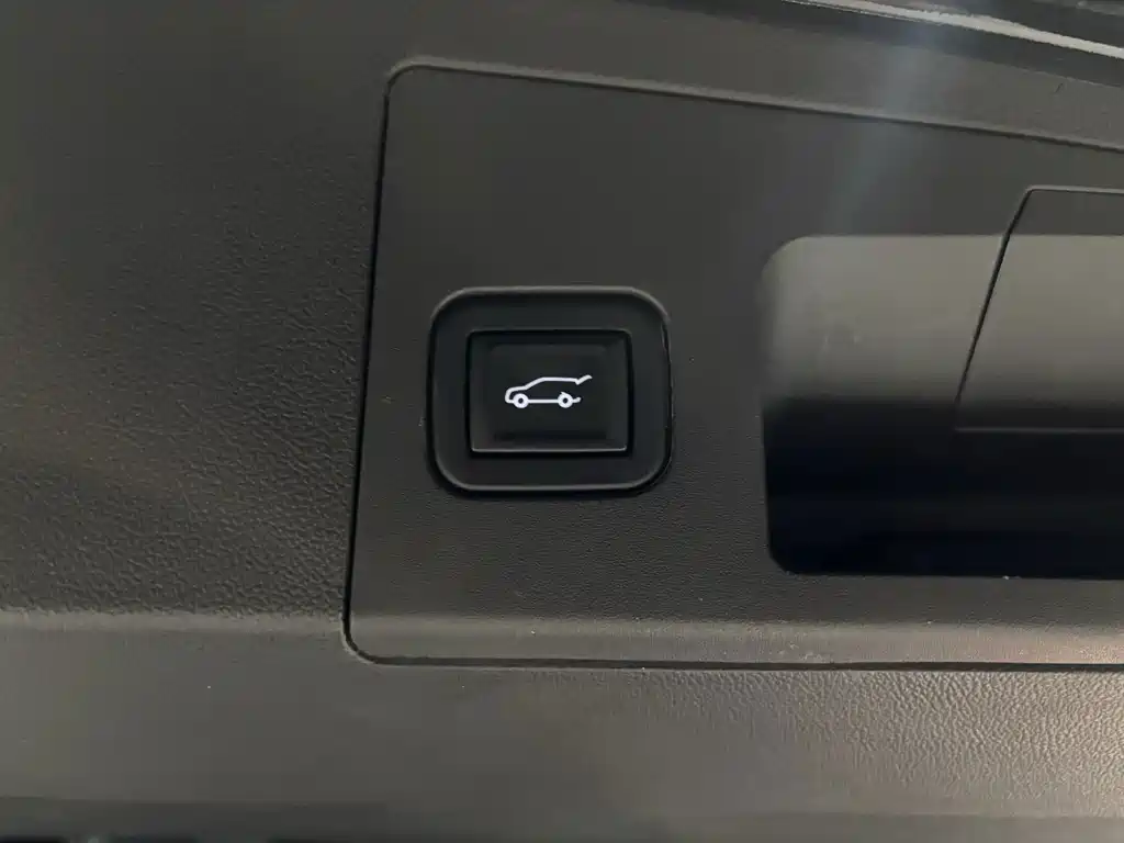 Cadillac XT5 2021 — фото 18