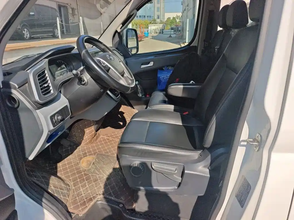 MAXUS V80 — миниатюра 11