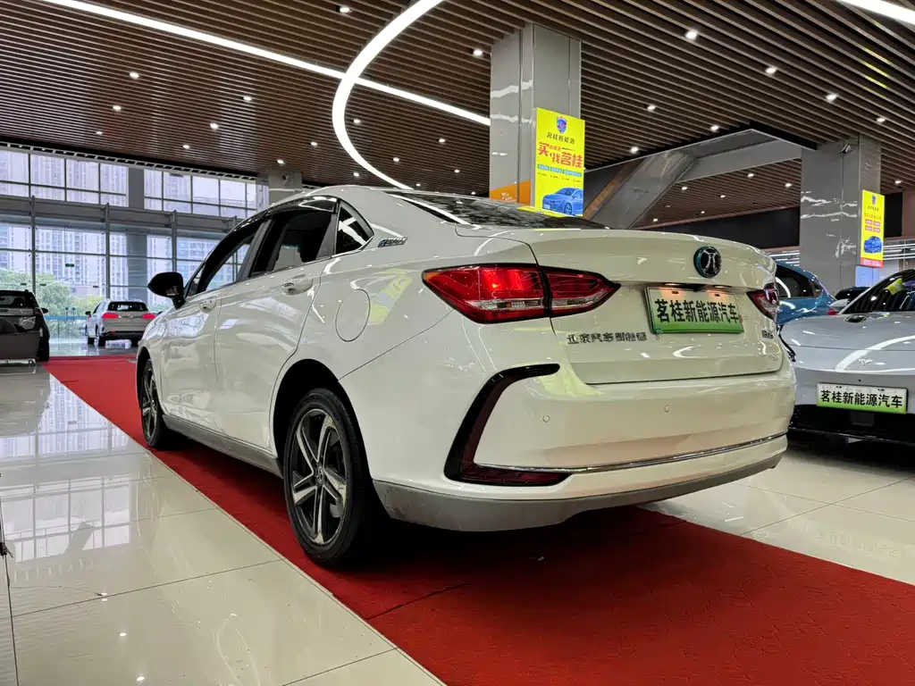 BAIC BEIJING EU5