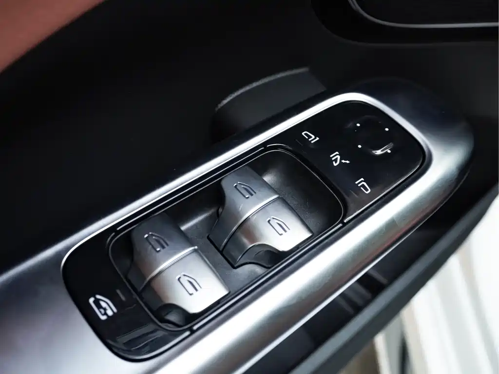 Mercedes-Benz C-Class — миниатюра 10