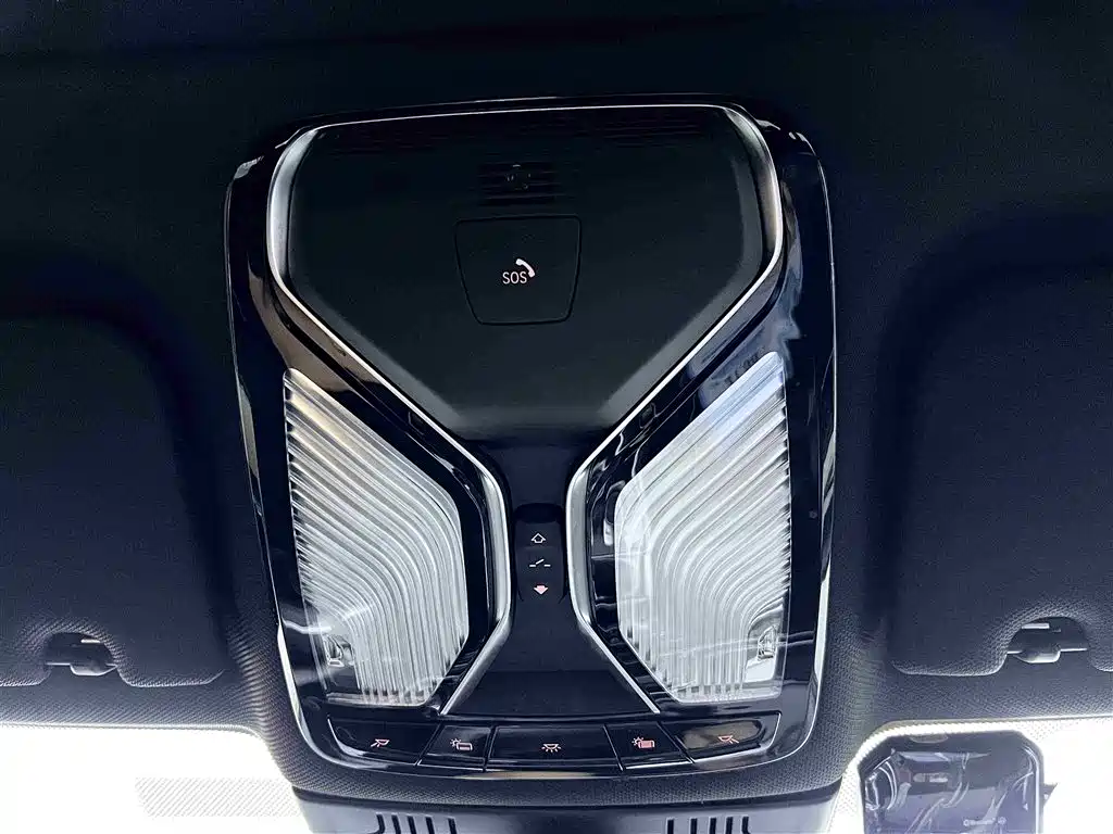 BMW 7 Series — миниатюра 19