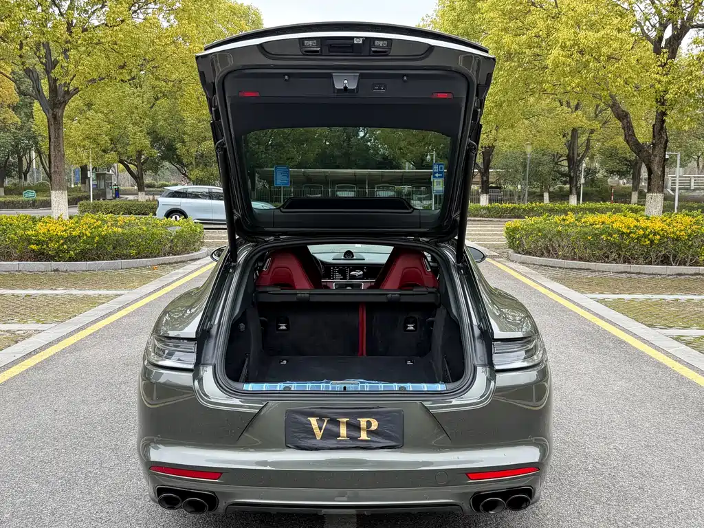 PORSCHE PANAMERA