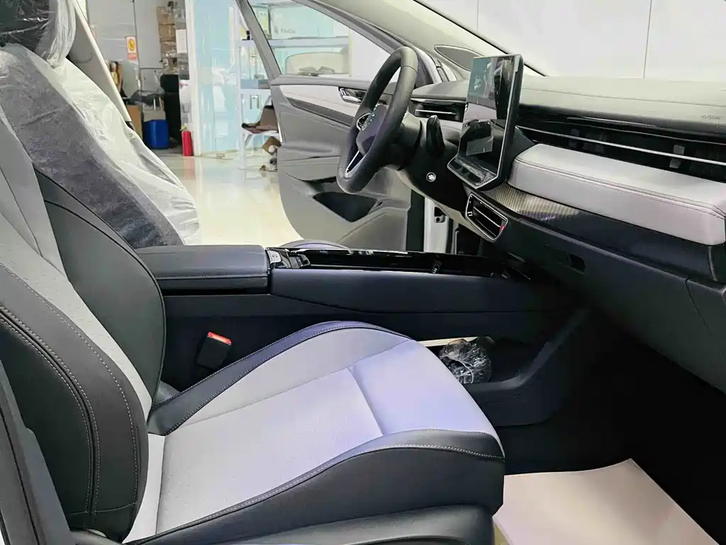 VOLKSWAGEN ID.7 VIZZION