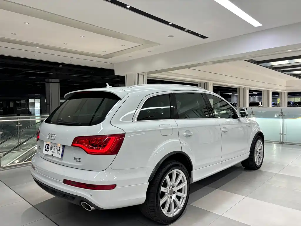 Audi Q7 — миниатюра 5