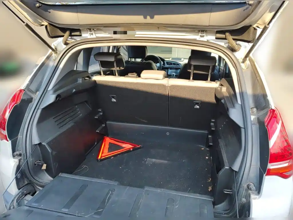 Peugeot 3008 — миниатюра 10
