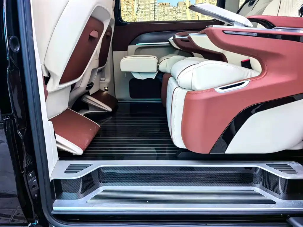 MERCEDES-BENZ V CLASS