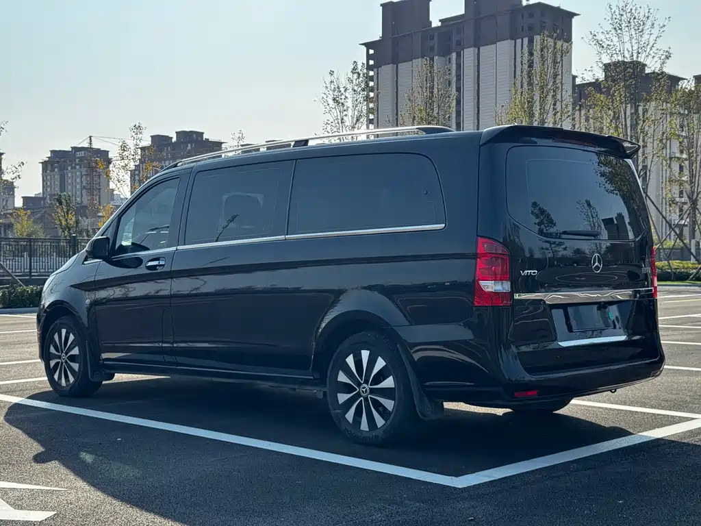 Mercedes-Benz Vito 2021 2.0T Elite 7 мест
