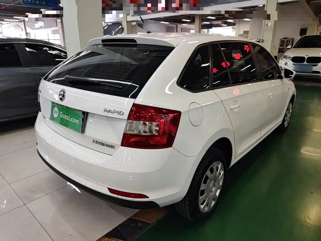 Skoda Rapid Spaceback — миниатюра 7