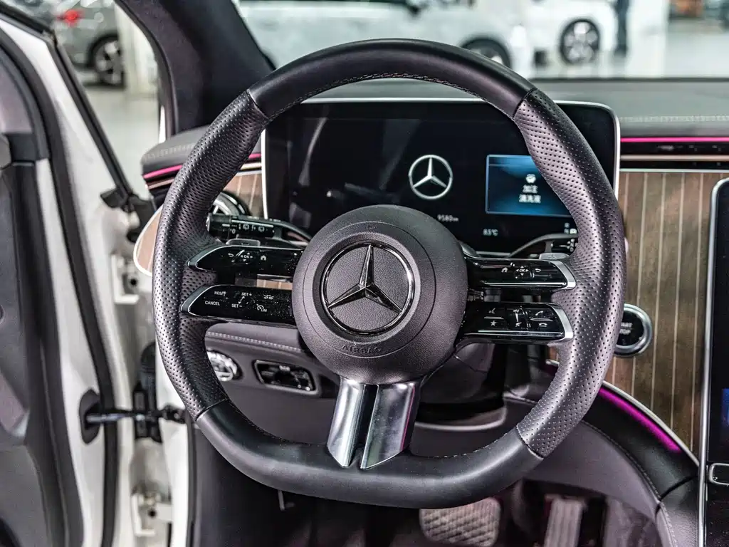 MERCEDES-BENZ EQE SUV