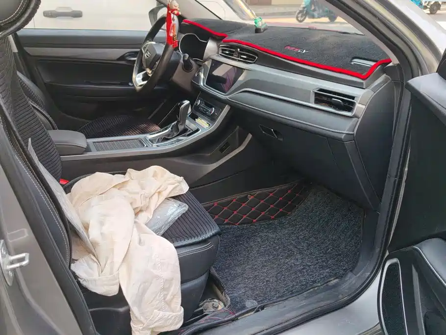 Geely Emgrand — миниатюра 8