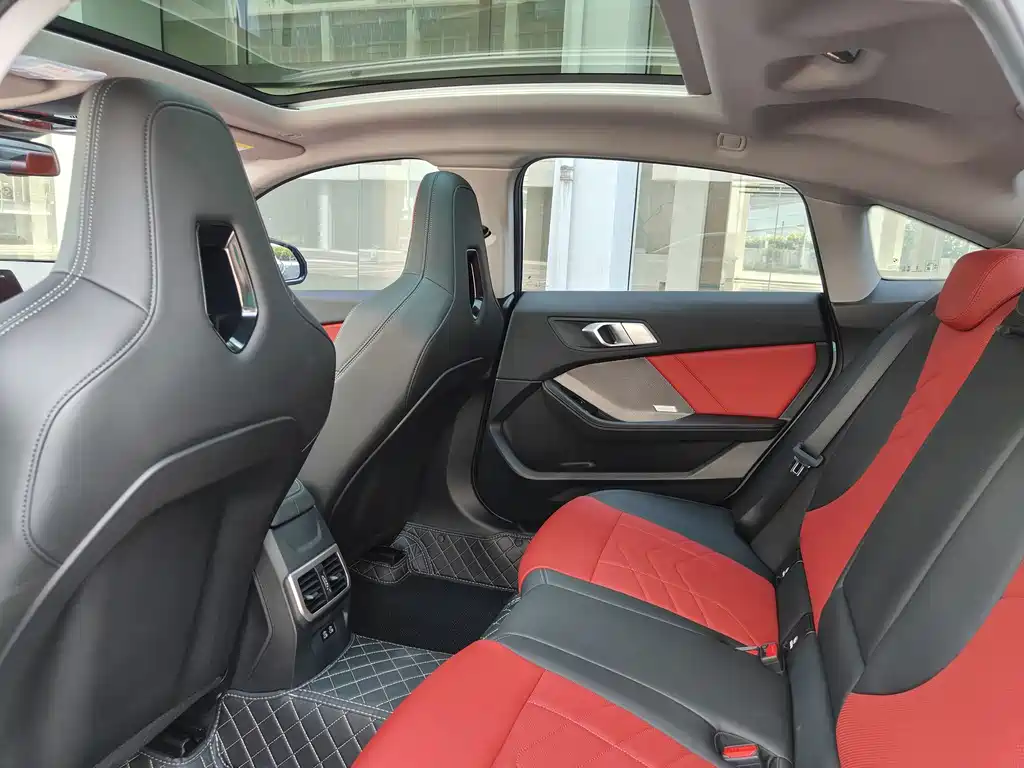 BMW 2 Series — миниатюра 9