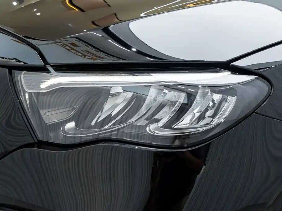 Mercedes-Benz E-Class — миниатюра 8