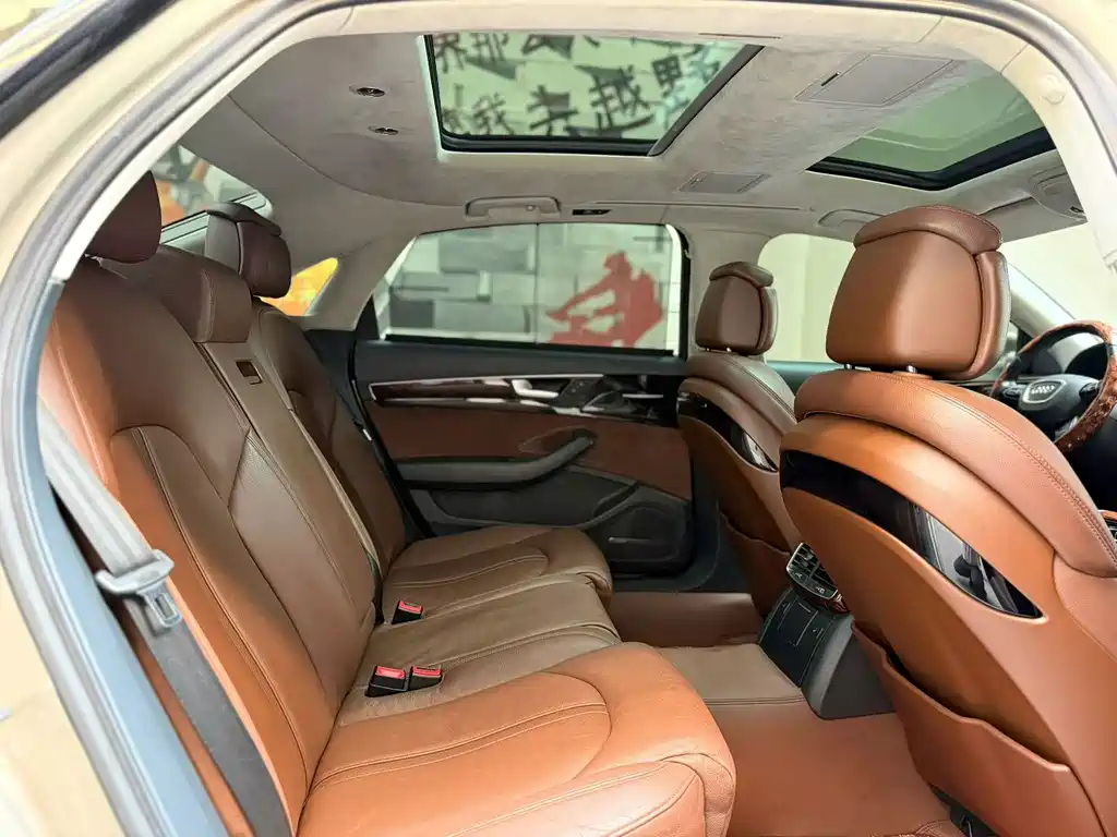 Audi A8 — миниатюра 6