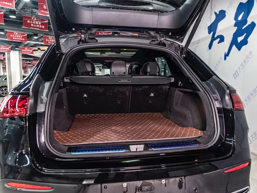 MERCEDES-BENZ EQE SUV