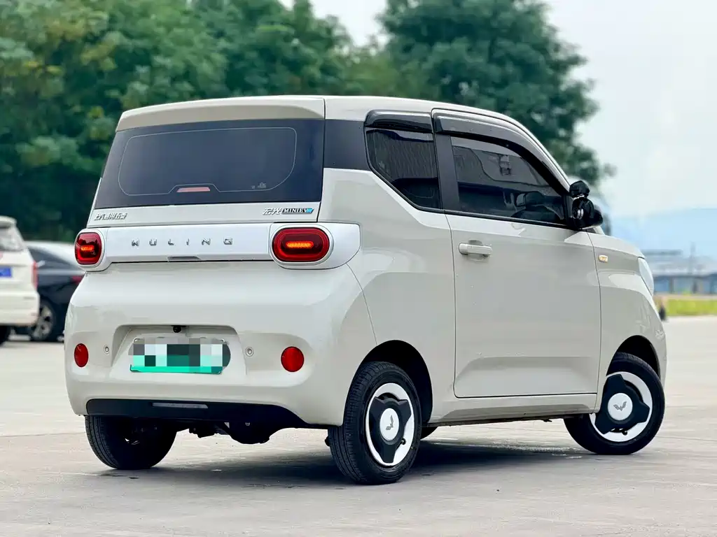Wuling MINIEV — миниатюра 6