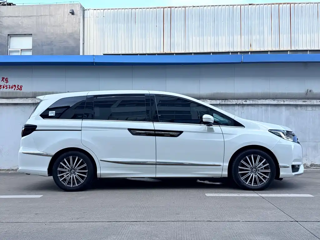 Honda Elysion — миниатюра 4