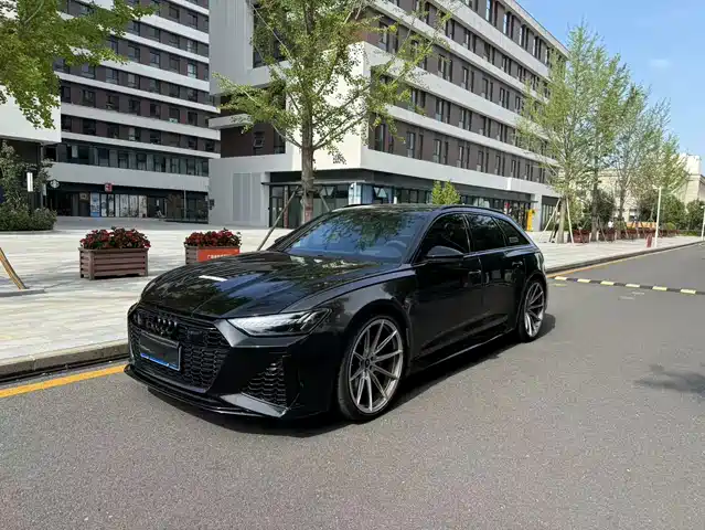 Audi RS 6 2022 RS 6 4.0 T Avant — фото 1