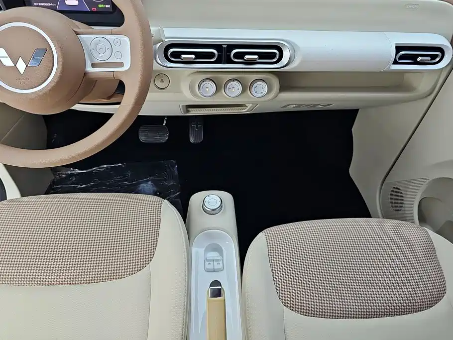 Wuling MINIEV — миниатюра 16