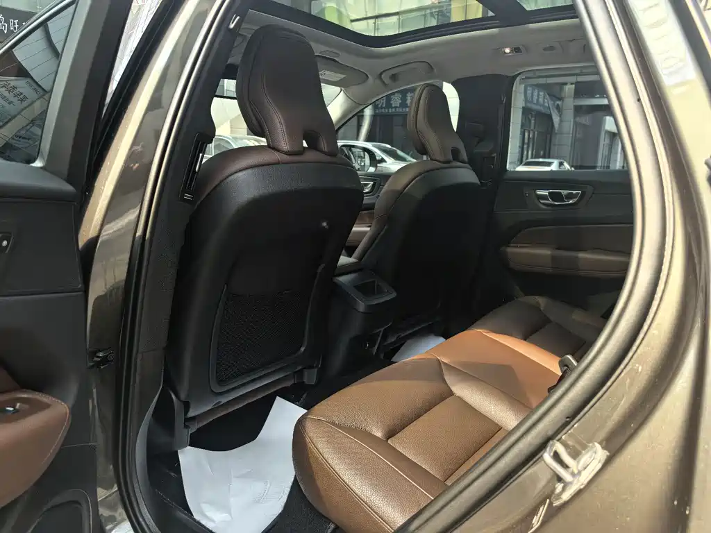 Volvo XC60 2019 T5 V