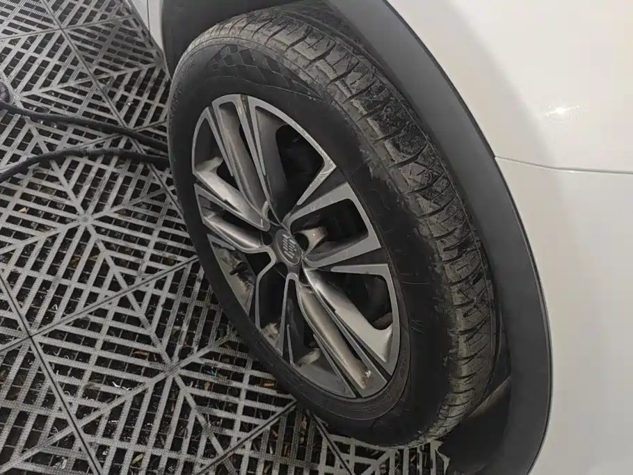 BYD Tang — миниатюра 6