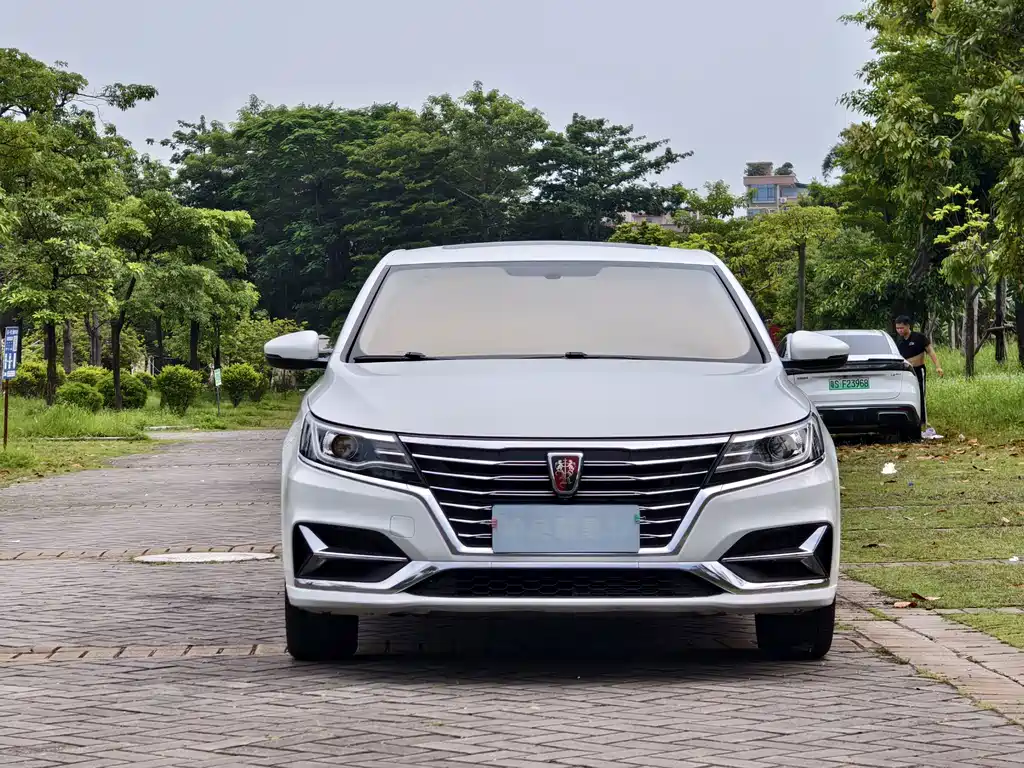 Roewe Roewe i6 Classic — миниатюра 2