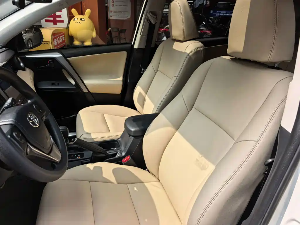 Toyota RAV4 — миниатюра 11