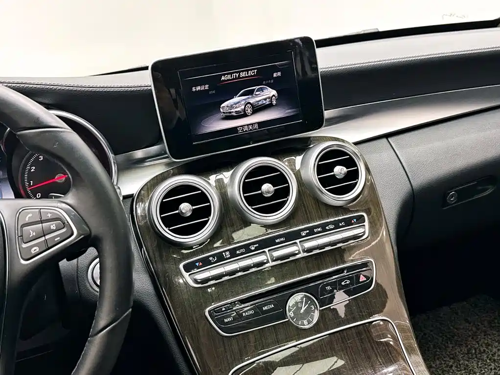 Mercedes-Benz C-Class — миниатюра 14