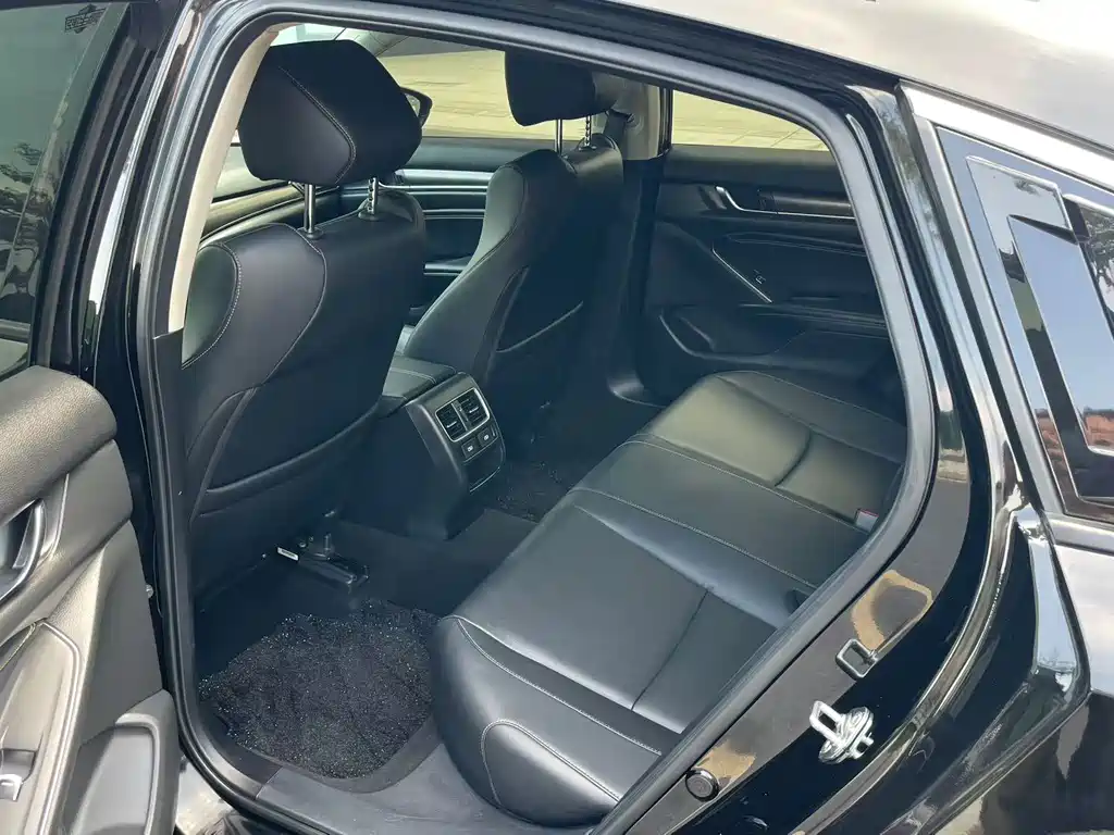 Honda Accord — миниатюра 9