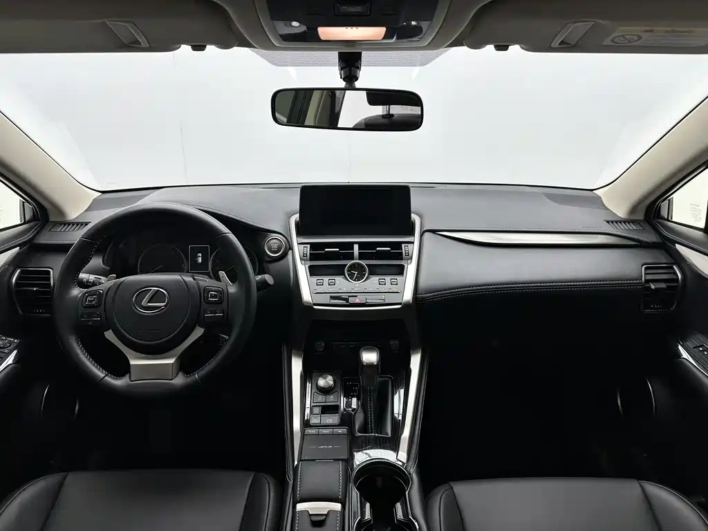 Lexus NX 2020 200 VI