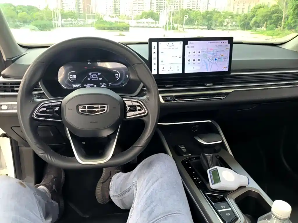 Geely Emgrand — миниатюра 10