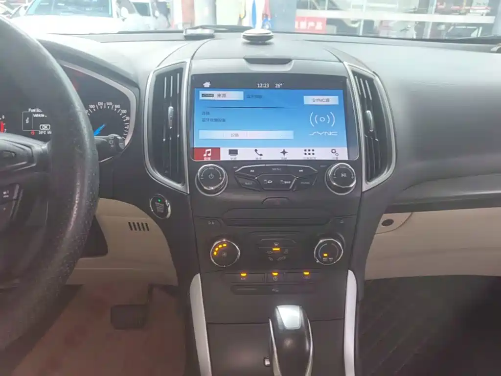 Ford Edge — миниатюра 13