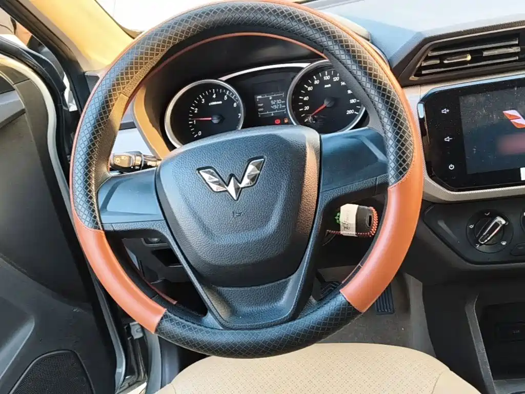 Wuling Hongguang — миниатюра 11
