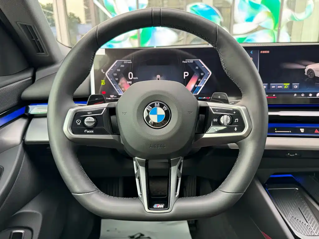BMW 5 Series — миниатюра 15