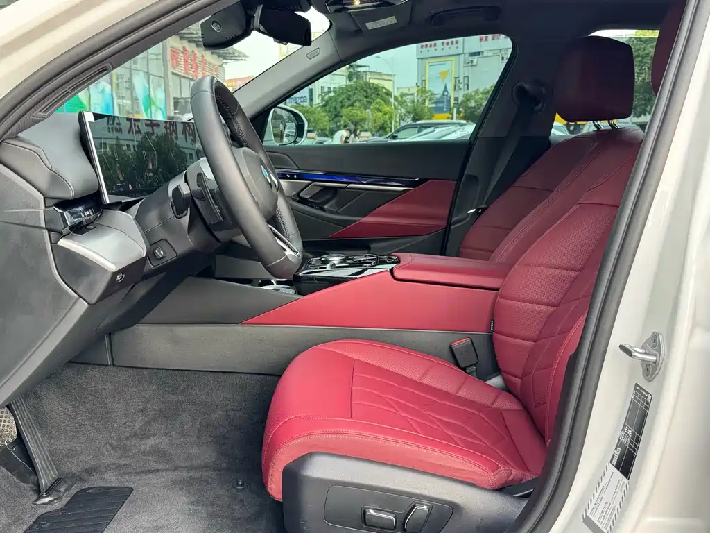 BMW 5 Series — миниатюра 12