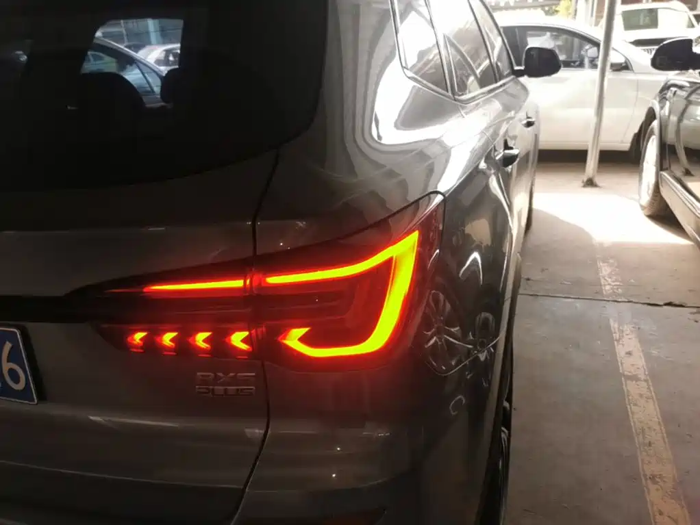 Roewe RX5 — миниатюра 8