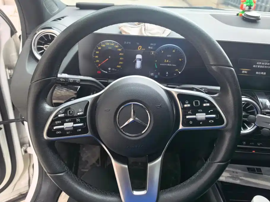 Mercedes-Benz GLA — миниатюра 15