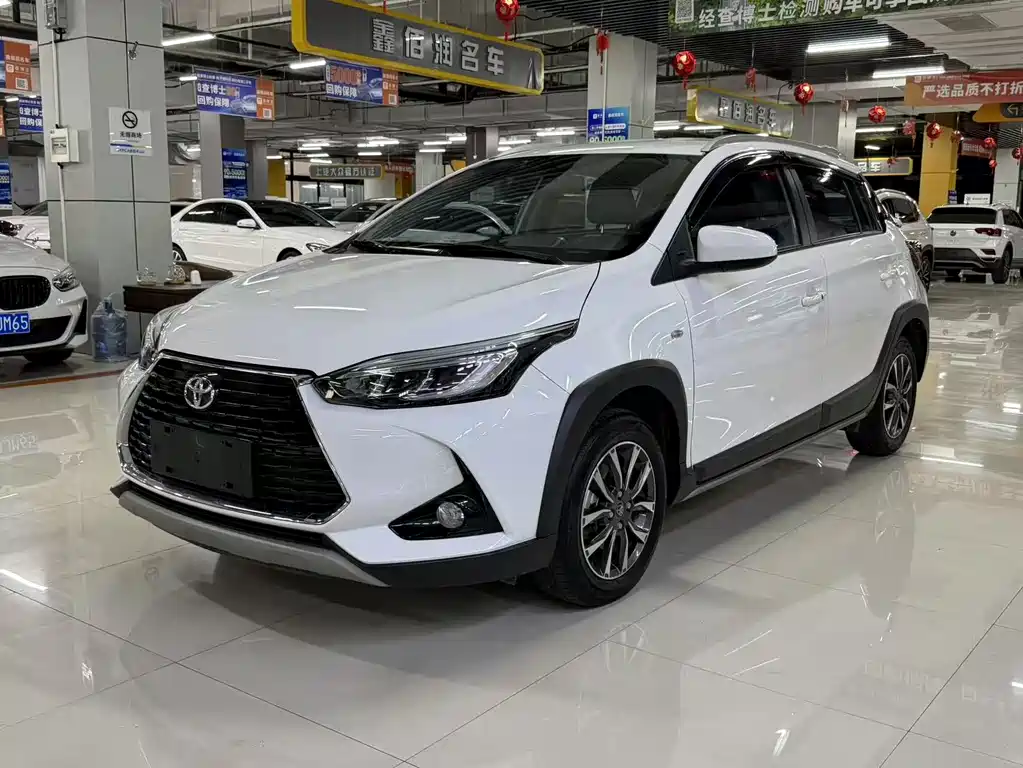 Toyota Yaris L 2022