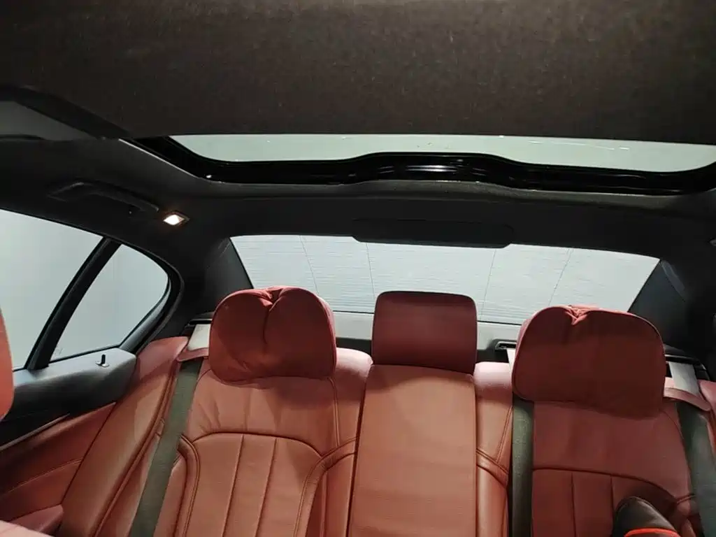 BMW 5 Series — миниатюра 18