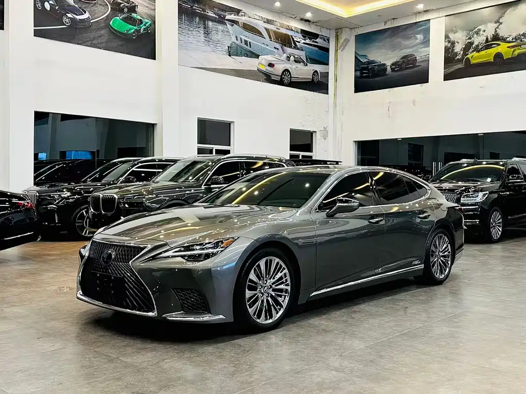 Lexus LS 2021