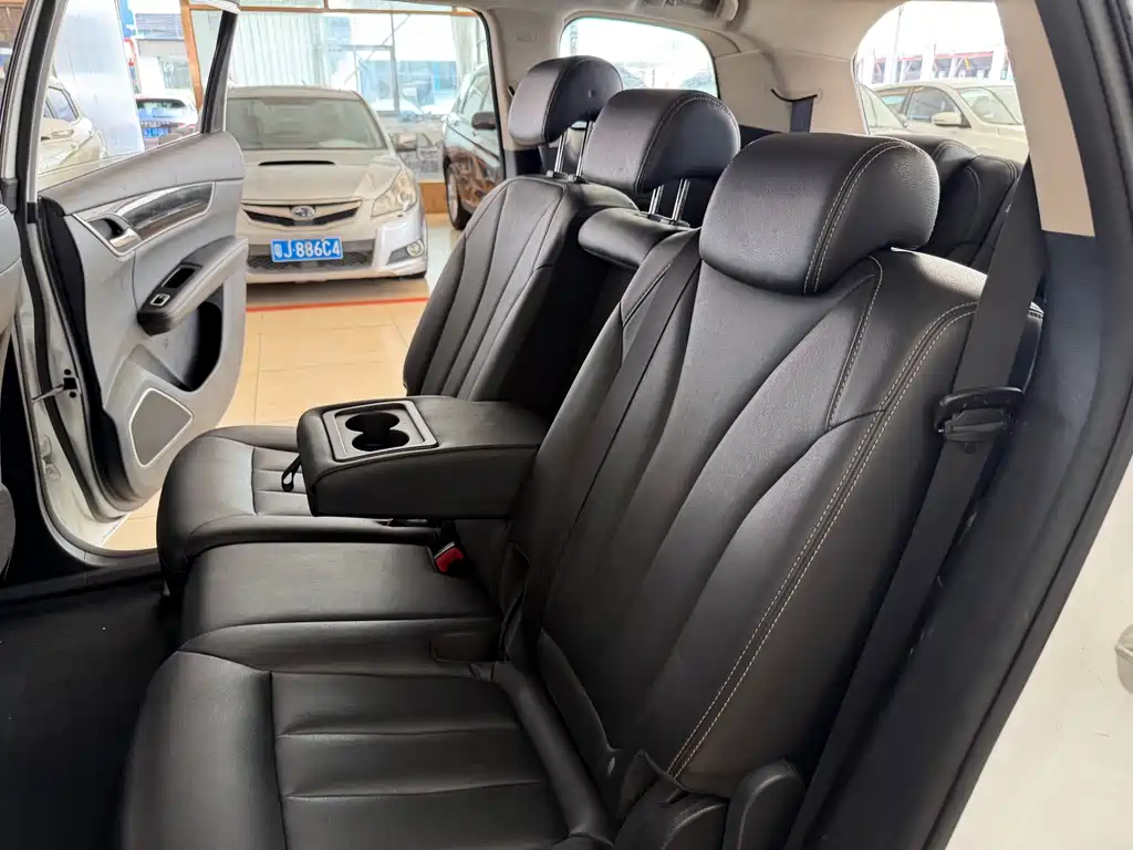 BYD MAX — миниатюра 24