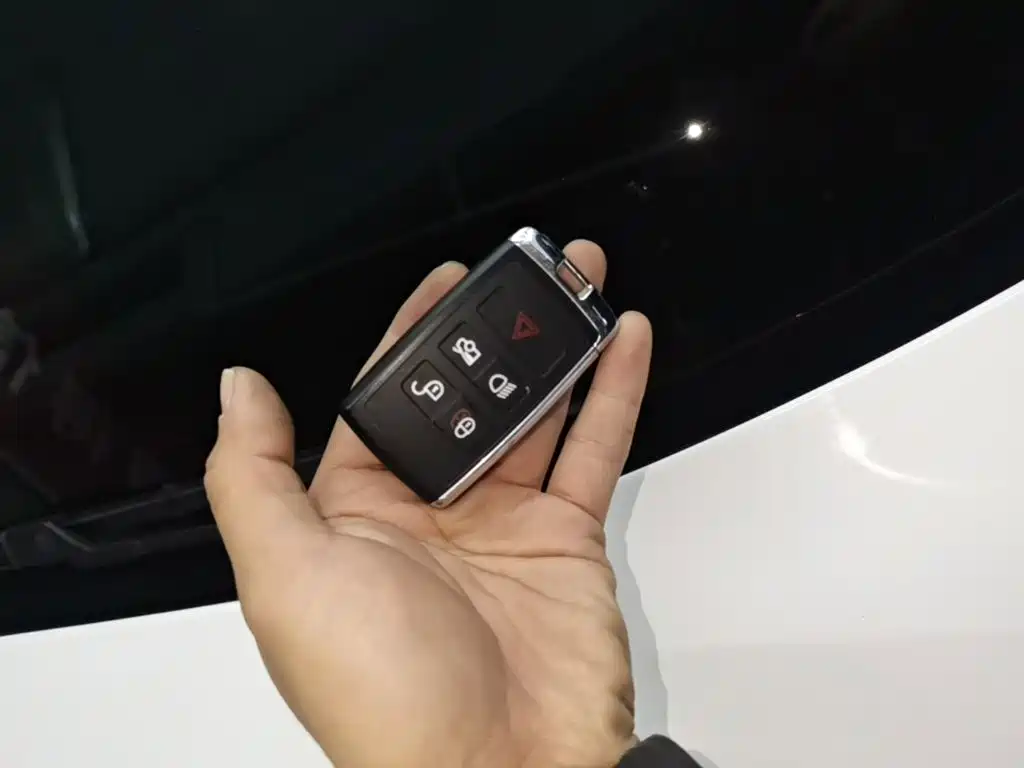 Jaguar XFL — миниатюра 9