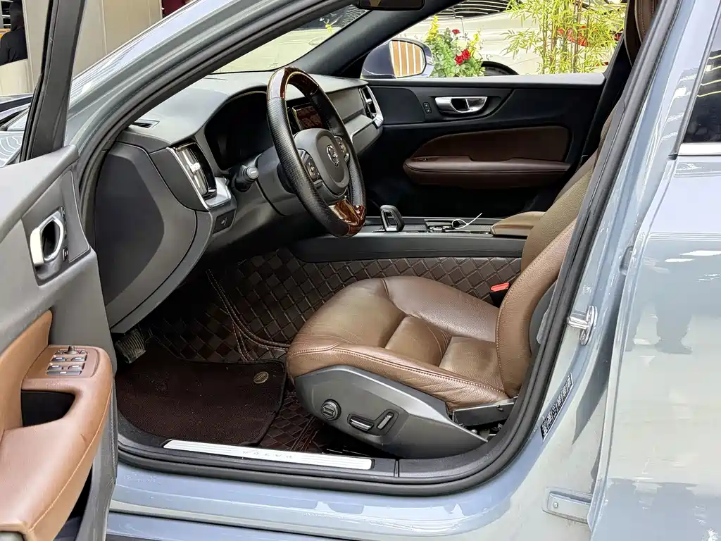 Volvo S60 — миниатюра 6