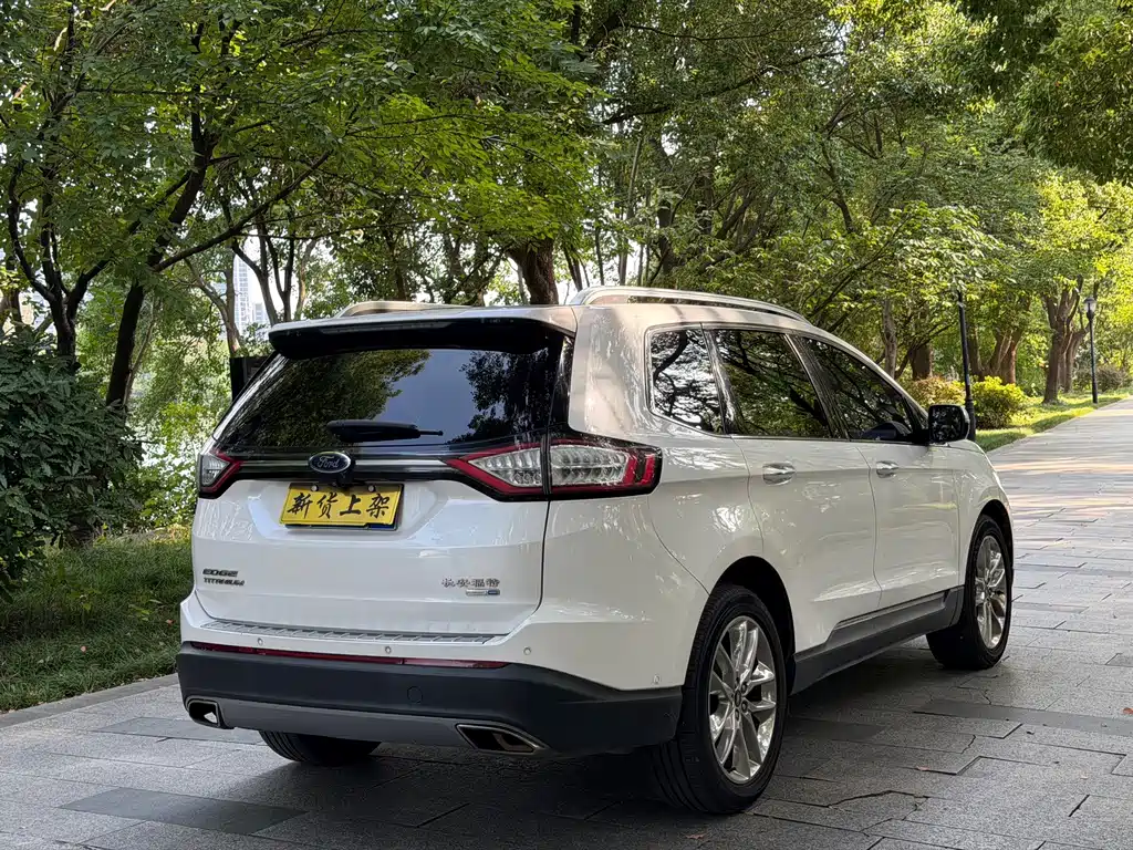 Ford Edge — миниатюра 13