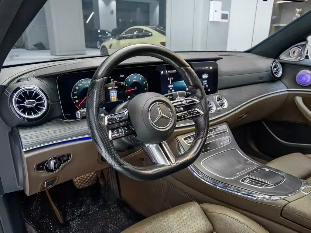 Mercedes-Benz E-Class — миниатюра 13
