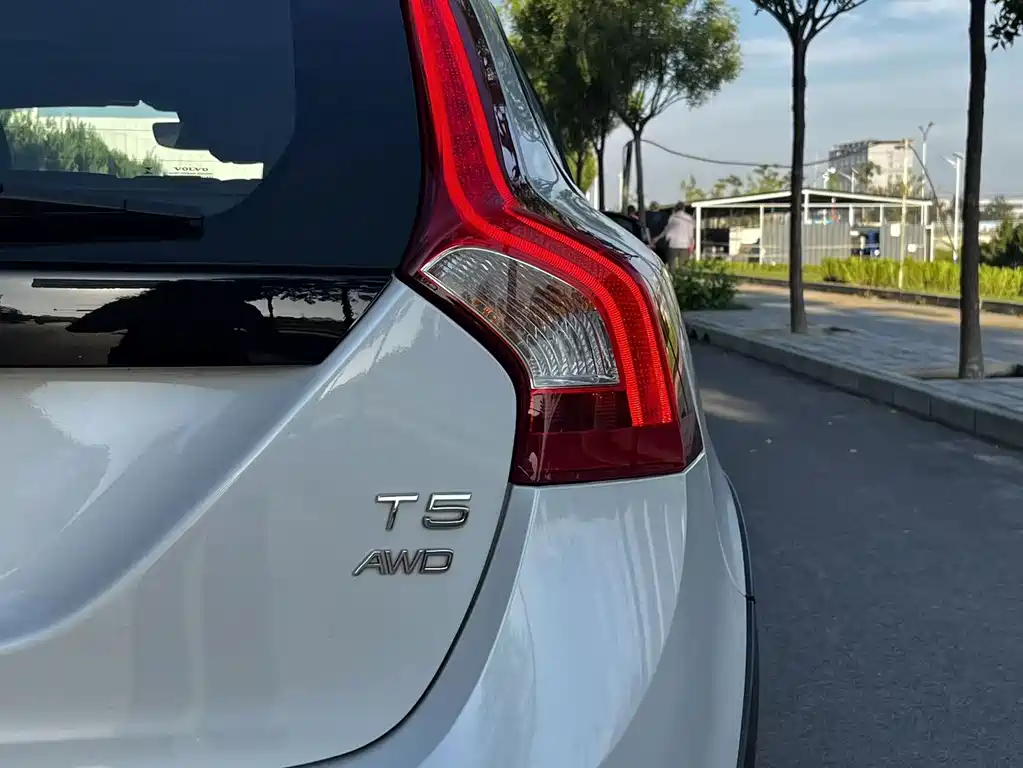 Volvo V60 — миниатюра 25