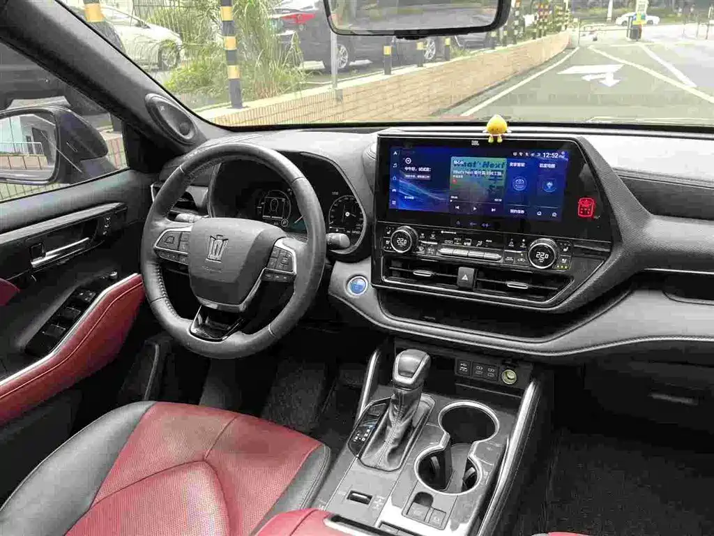 Toyota Crown Kluger — миниатюра 8